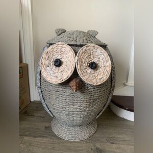 Large owl wicker basket (laundry/toys/storage)